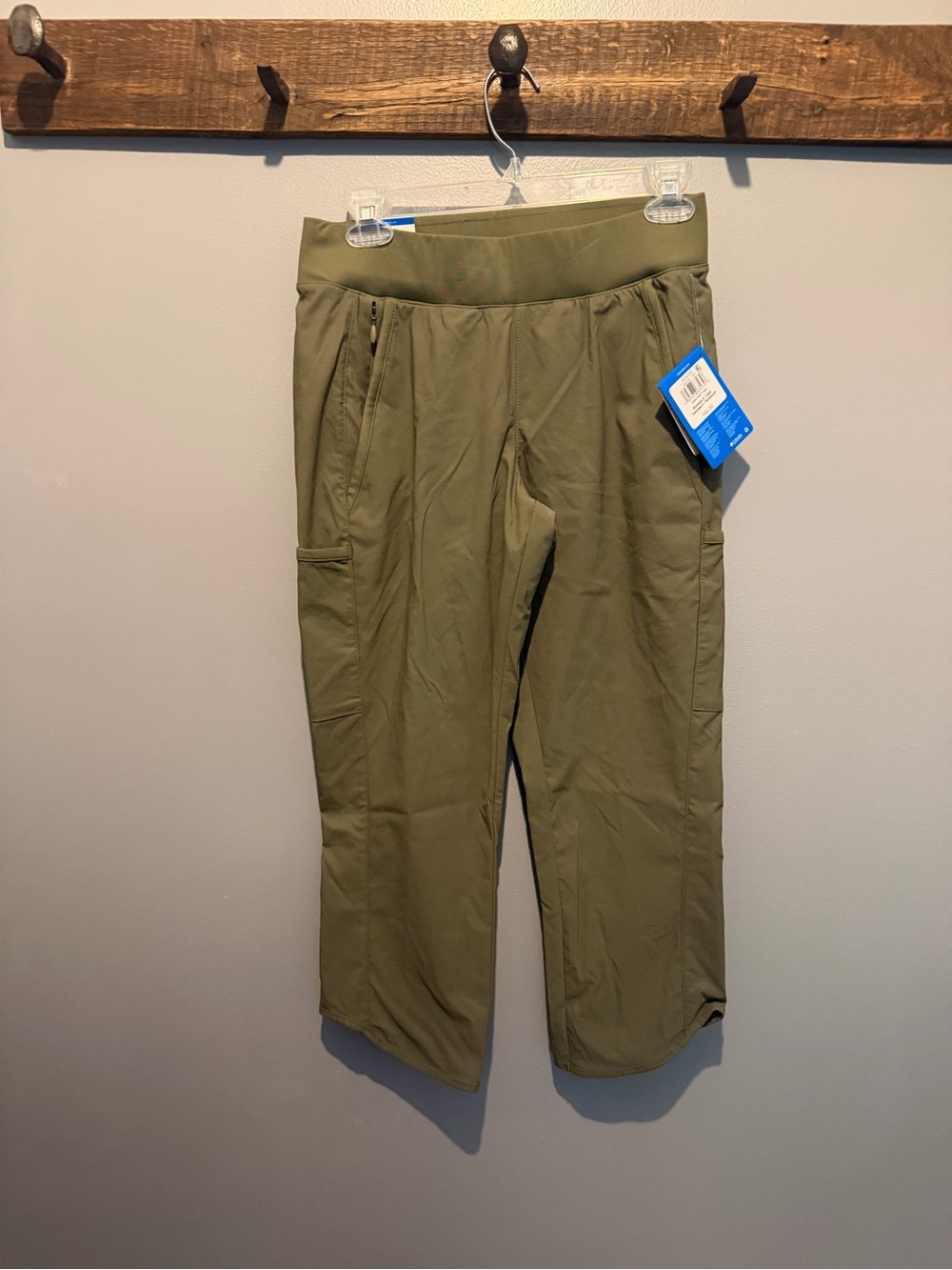 Columbia Olive Green Women's Capris